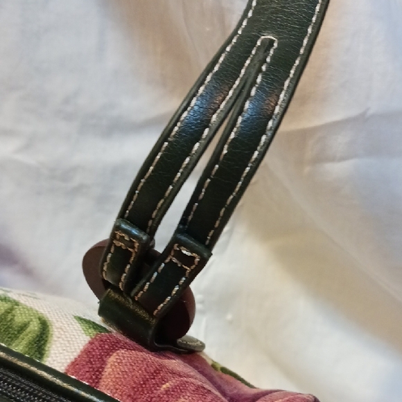 Floral Canvas Stone Mountain Handbag with Green Accents - Picture 6 of 16